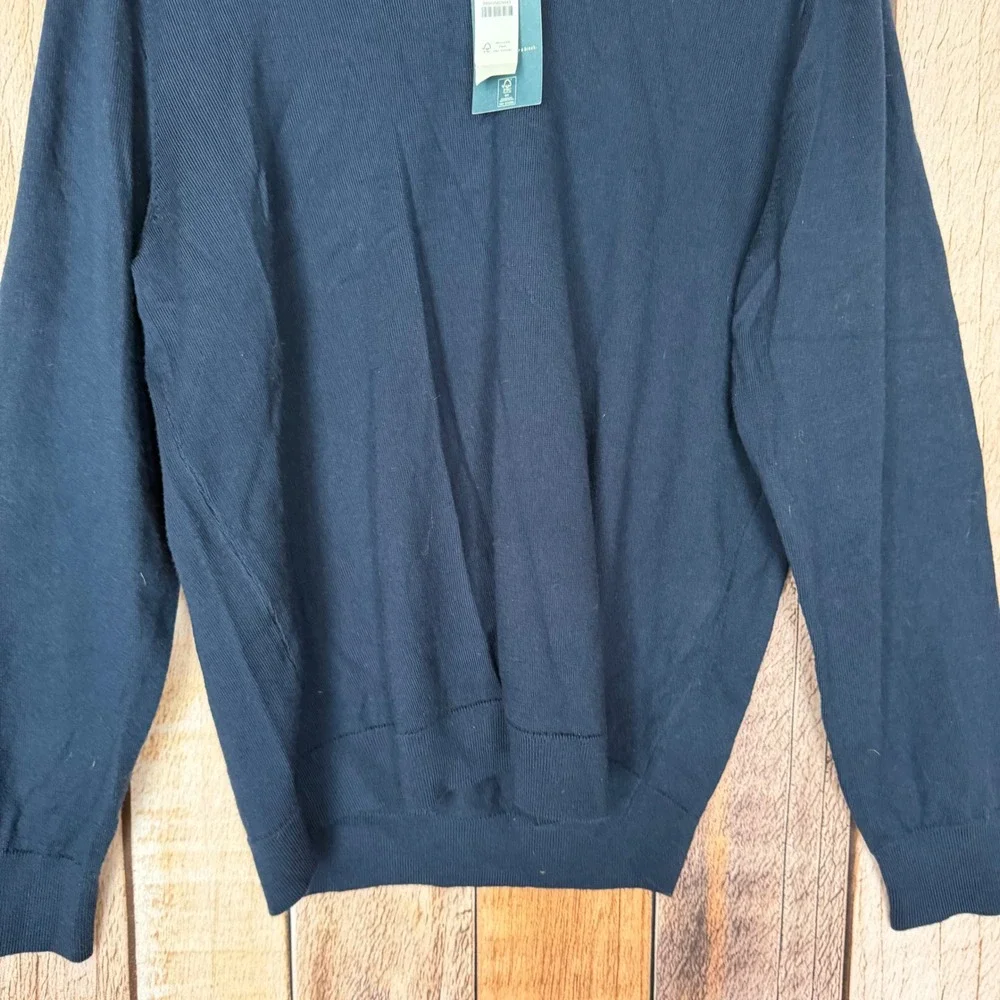 J.Crew Merino‎ Wool V-Neck Sweater Quiet Luxury Versatile Winter Navy Large NWT